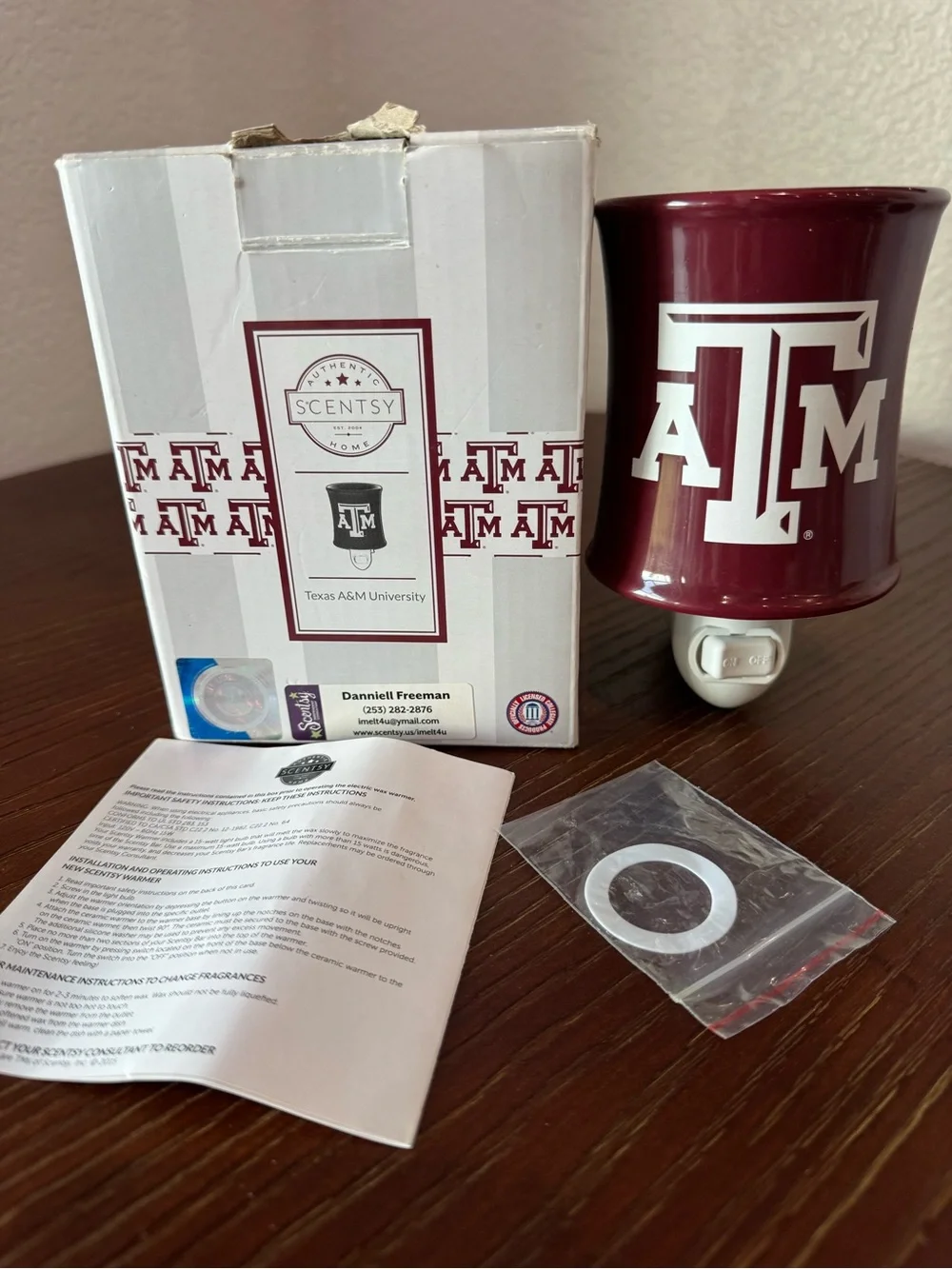 Scentsy Texas A&M Aggies Maroon Plug-In Warmer with Box - Picture 9 of 9
